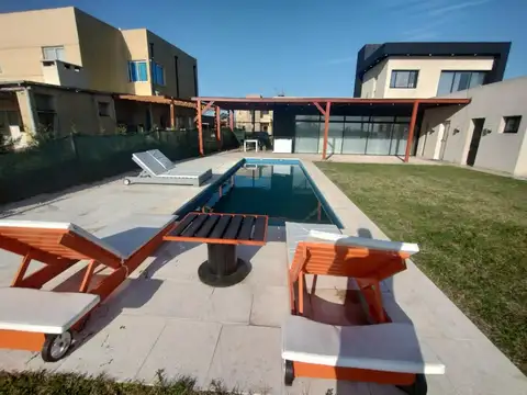 Casa Monoambiente con 3 baños