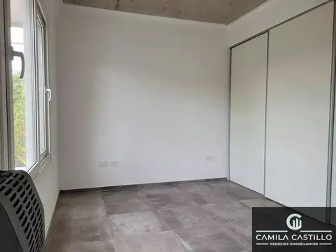 Casa en Alquiler en Castelar, $ 1.050.000