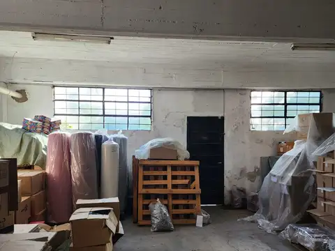 EXCELENTE GALPON EN VILLA CONSTRUCTORA