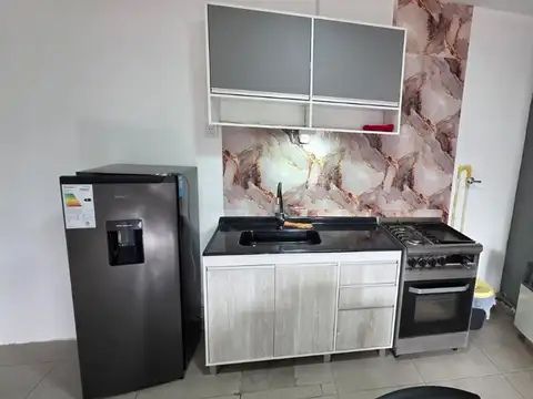 Inmobiliaria De La Vía alquila casa dos dorm. para empresa