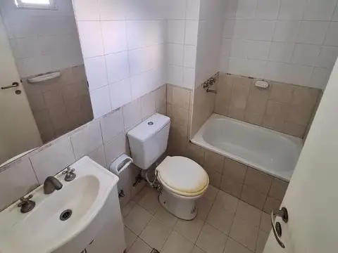 MONOAMBIENTE EN VENTA 3 DE FEBRERO 1034.