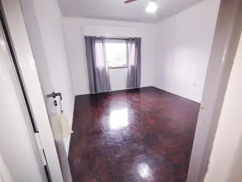 Casa en venta 2 dormitorios, patio seco, terraza, barrio Azcuénaga