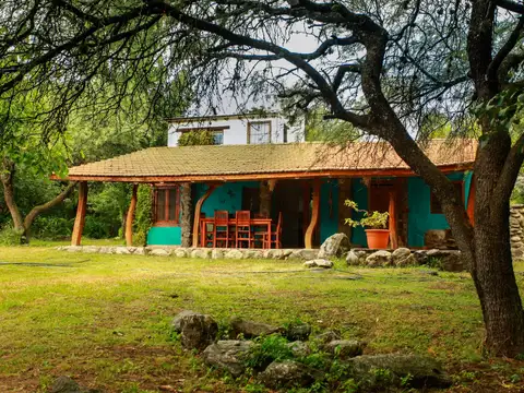 Casa 3 ambientes con 2 baños