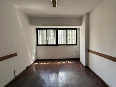 Oficina 2 ambientes con 1 baño