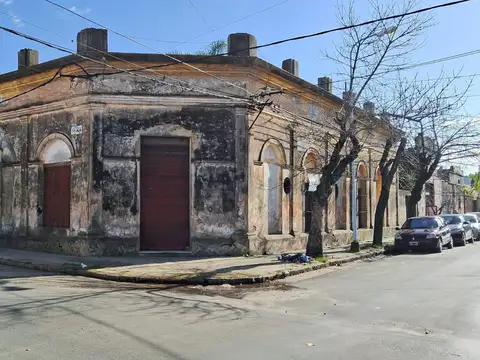 Casa 6 ambientes con 2 baños