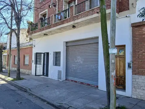 VENTA LOCAL/DEPOSITO - BECCAR - con oficina y baño