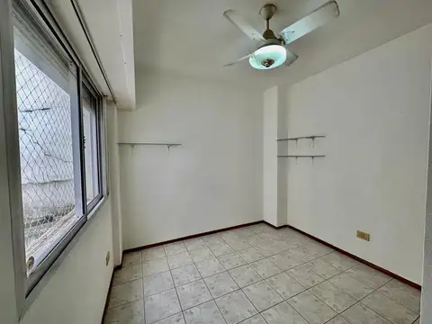 Departamento en Alquiler en Abasto, $ 400.000