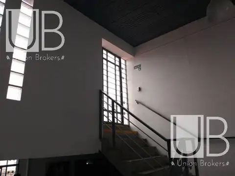 OFICINA DE 2 PLANTAS CON TERRAZA BARRACAS