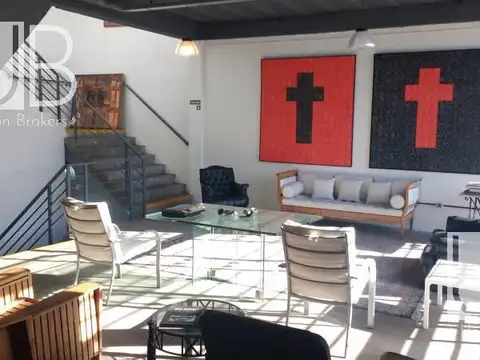 OFICINA DE 2 PLANTAS CON TERRAZA BARRACAS