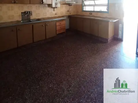 Casa 4 ambientes con 1 baño