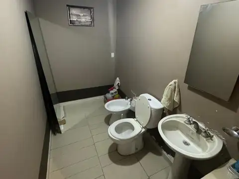 Oficina 2 ambientes con 1 baño