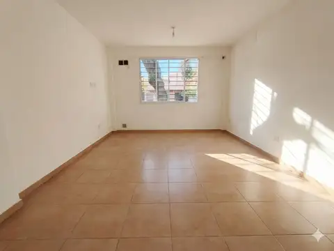 VENTA MONOAMBIENTE MUY LUMINOSO LANUS