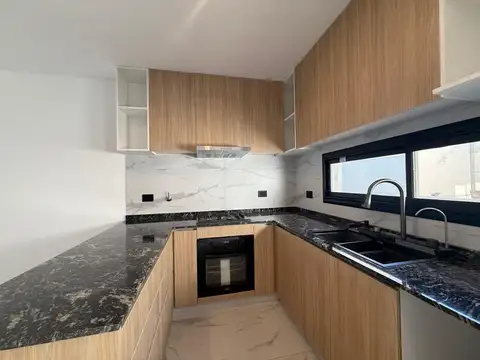 Departamento en Venta con 3 cocheras