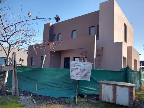 Venta Casa 4 Amb.  UF 7 Interno.  Santa Emilia UF4