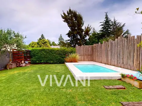 Casa en Venta con 2 cocheras