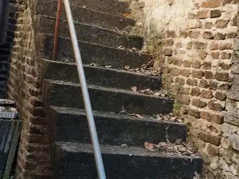 CASA EN MUY BUENA UBICACION