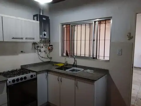 CASA EN MUY BUENA UBICACION