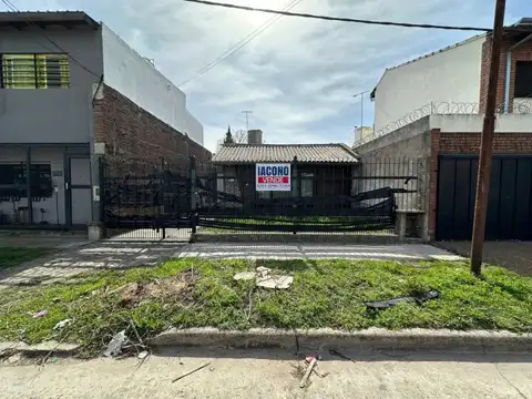 TERRENO DE 207,84 CON CASA PREMOLDEADA