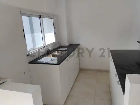 Casa 2 ambientes con 1 baño