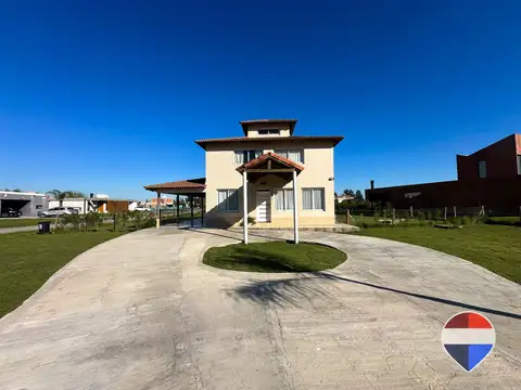 CASA 6 AMBIENTES CON PILETA EN BARRIO LA MAGDALENA