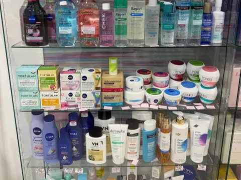 Fondo de comercio cosmética,  mercadería e instalaciones , funcionando en pleno centro de San Bernardo