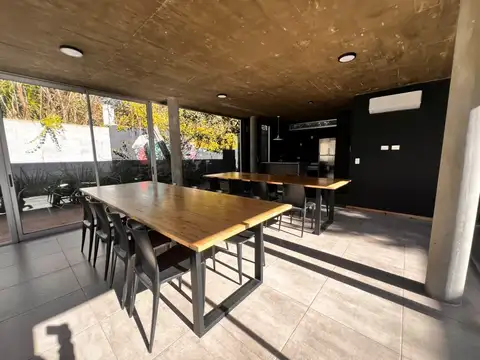 Depto Tipo Casa en Venta con 1 cocheras