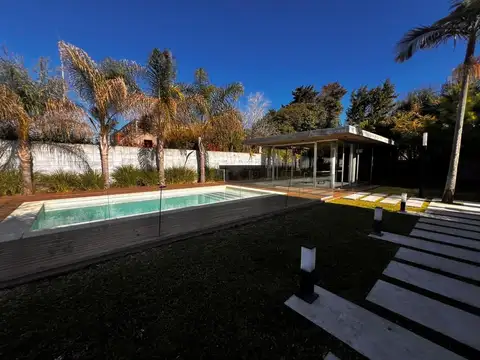 Depto Tipo Casa en Venta en City Bell, USD 260.000