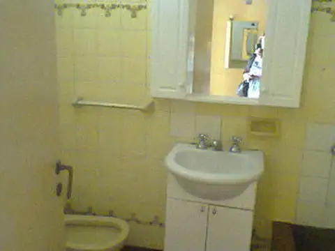 Depto Tipo Casa en Alquiler en Parque Patricios, $ 800.000