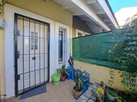 Casa 5 ambientes con 1 baño