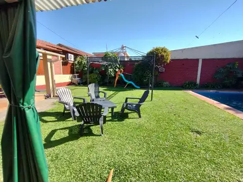 Venta Casa Ciudad Evita 4 ambientes pileta, jardin