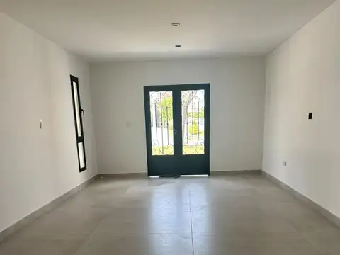 Casa 5 ambientes con 4 baños