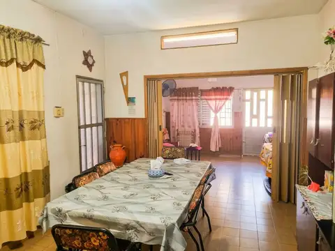 VENTA CASA 2 DORMITORIOS PATIO COCHERA MATHEU