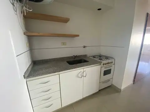 ALQUILER MONOAMBIENTE LINIERS LUMINOSO