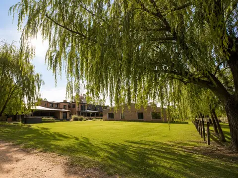 Caballeriza en  Venta en San Jorge Chico, General Rodríguez, G.B.A. Zona Oeste, Argentina