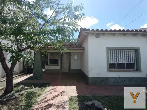 Casa en venta - 2 dormitorios 1 baño -  275mts2 - Tolosa, La Plata