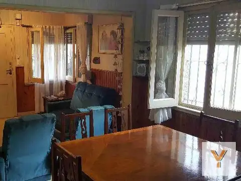 Casa en venta - 2 dormitorios 1 baño -  275mts2 - Tolosa, La Plata