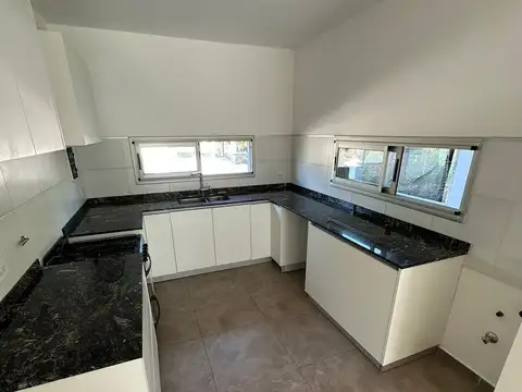 Casa en Alquiler de 3 dormitorios