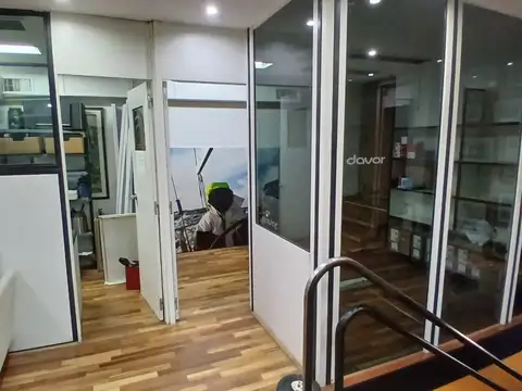 Oficinas de 100m2 a 100m Aut. Dellepiane