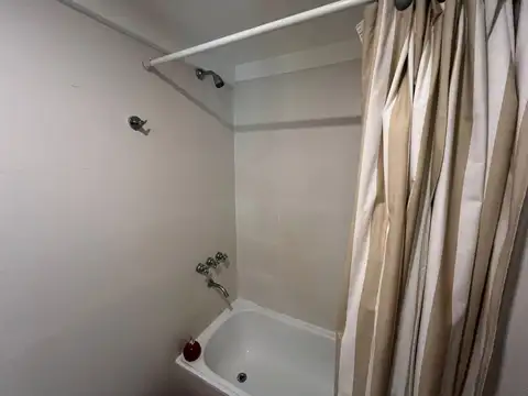 Charcas al 4600 entre Darregueyra y Fray J S de Oro