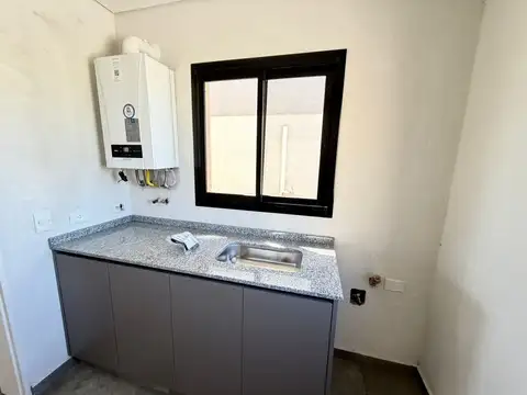 Casa 5 ambientes con 3 baños