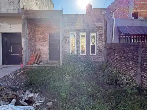 CASA EN OPORTUNIDAD A REFACCIONAR