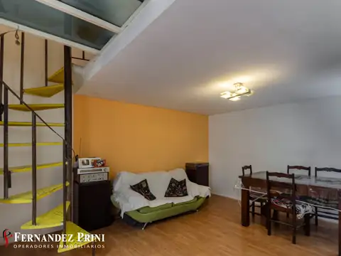 Ph en tríplex con patio en Almagro, no paga expensas