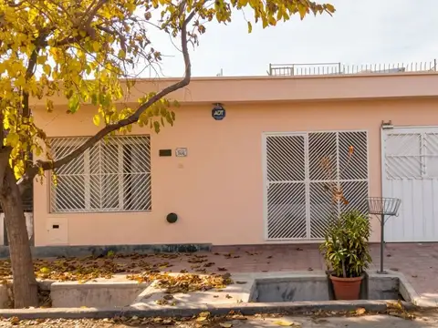 CASA EN VENTA, EXCELENTE UBICACIÓN!