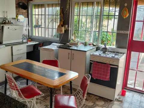 Casa 7 ambientes con 3 baños