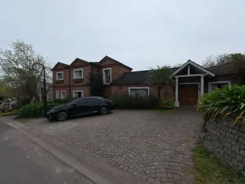 Casa En Venta - 5 Amb. en Barrancas de San José