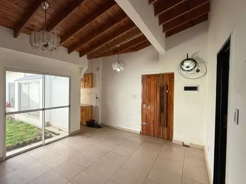 Casa en Alquiler en Villa Santa Rita, $ 1.300.000