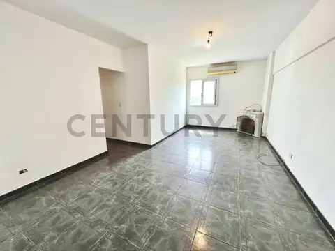 Eduardo Bradley 300, Piso 6