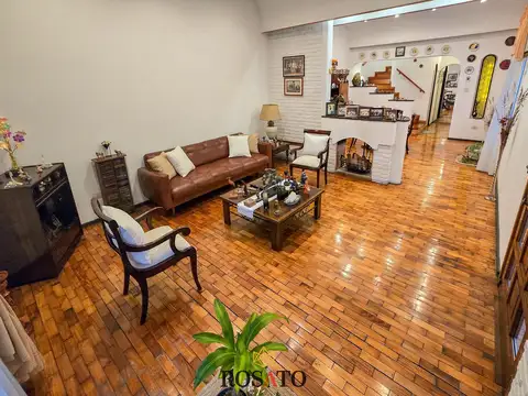 Venta Casa 4 Ambientes en Dos Plantas con Jardín, Pileta y 2 Cocheras en Villa Lugano - Apto Crédito