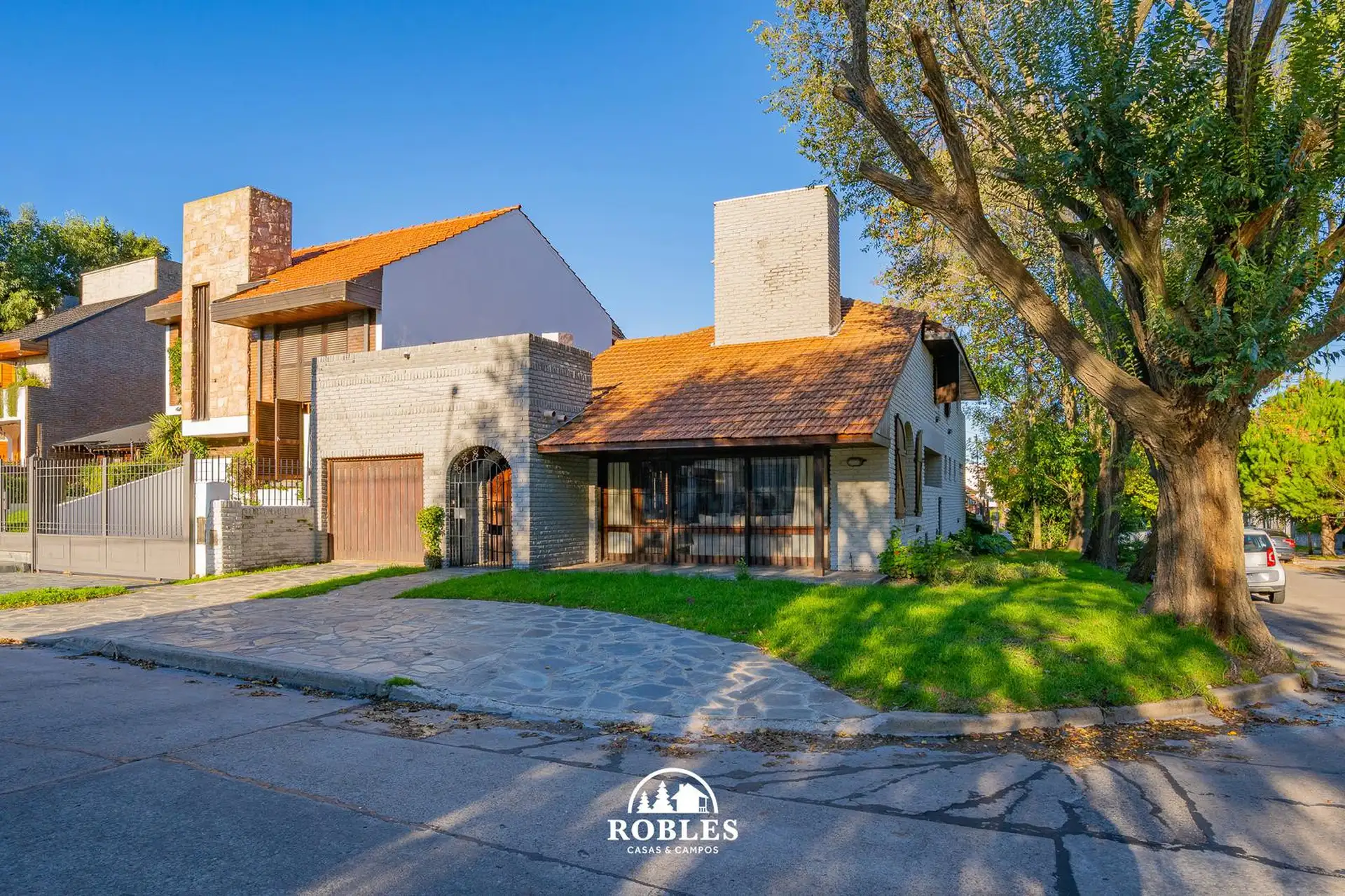Chalet en esquina del barrio San Carlos