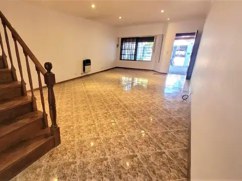 MARTINEZ: HERMOSO TRIPLEX 3 DORMITORIOS CON PLAYROOM, PARQUE